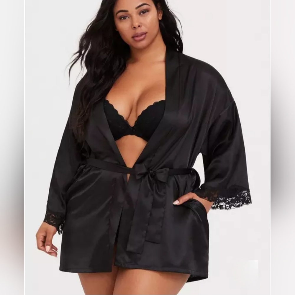 Torrid Women's Black Satin and Lace Short Lingerie Robe